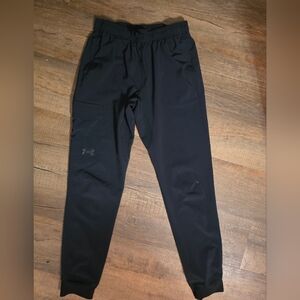 Youth Under Armour Black Jogger And One Nike Tee Bundle